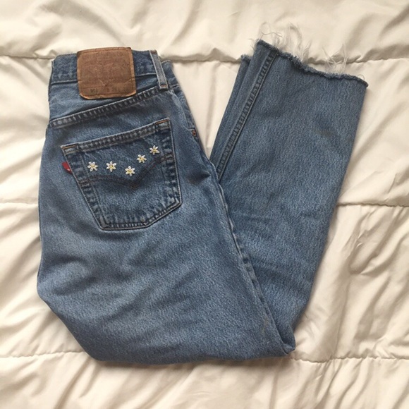 Levi's Denim - Vintage Levi’s 501 28x32 with embroidery